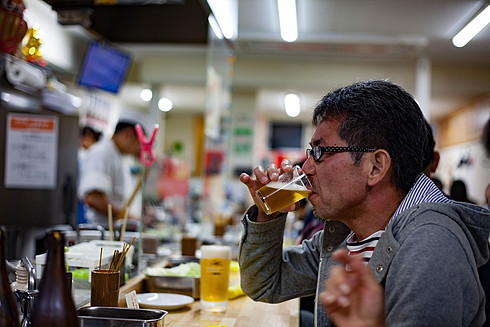 目まぐるしく変わる流行に流されない店を